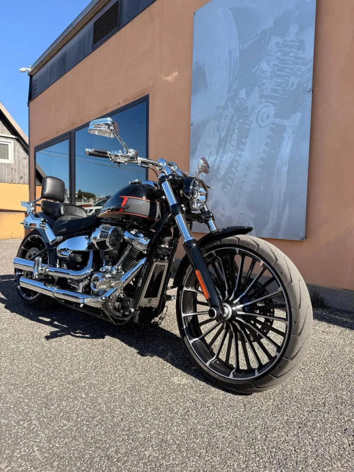 Harley-Davidson Breakout 117 (2023 - 24) (2)