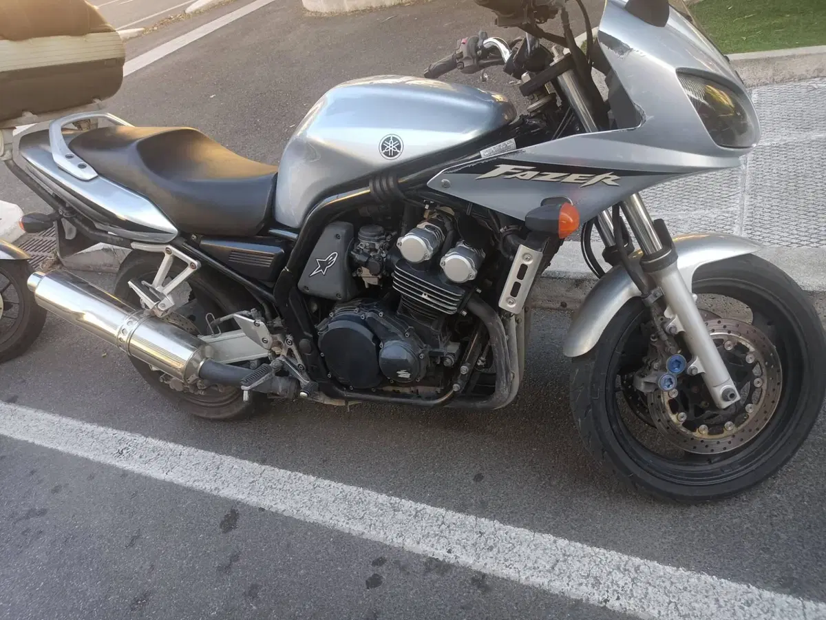 Yamaha FZS 600 Fazer (2002 - 03) (3)