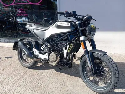 Husqvarna Svartpilen 125 (2021 - 23) usata
