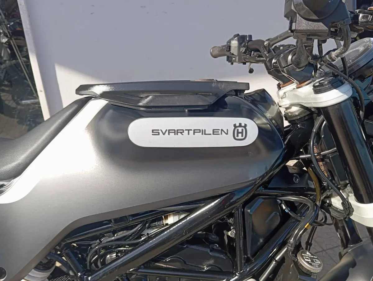 Husqvarna Svartpilen 125 (2021 - 23) (4)