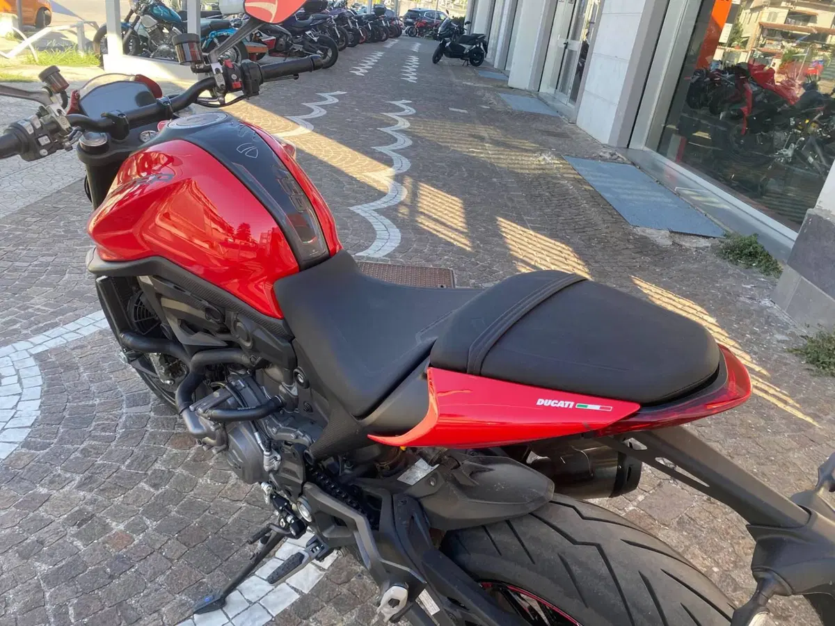 Ducati Monster 937 + (2021 - 25) (5)