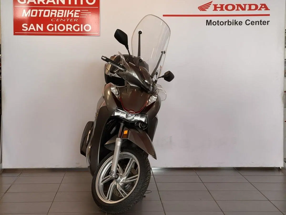 Honda SH 350 (2021 - 24) (2)