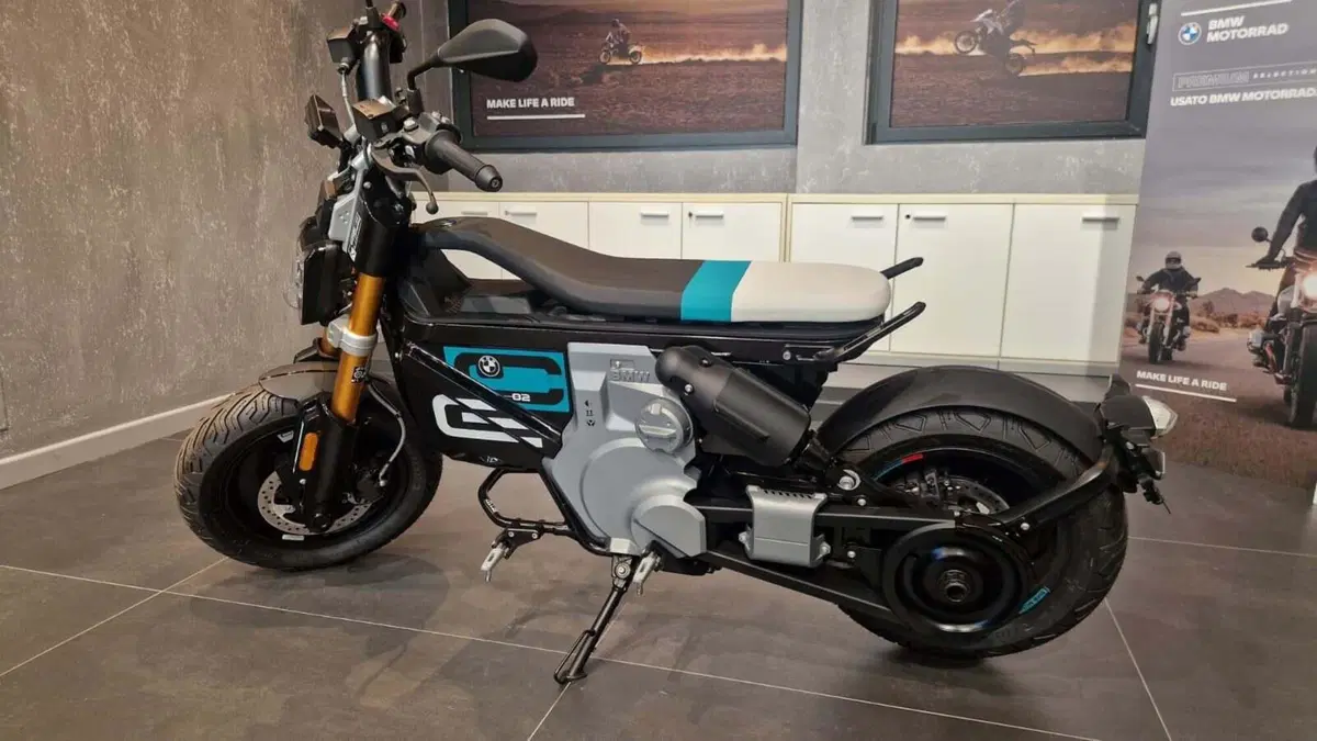 Bmw CE 02 (2024 - 26) (3)