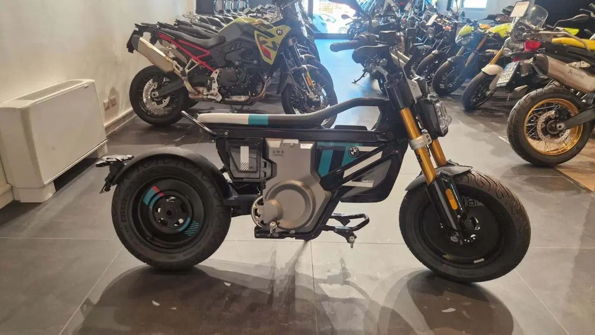 Bmw CE 02 (2024 - 26) (5)