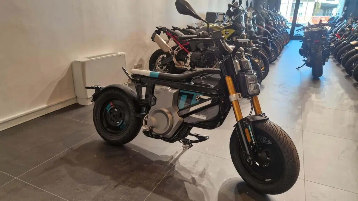 Bmw CE 02 (2024 - 26) (6)