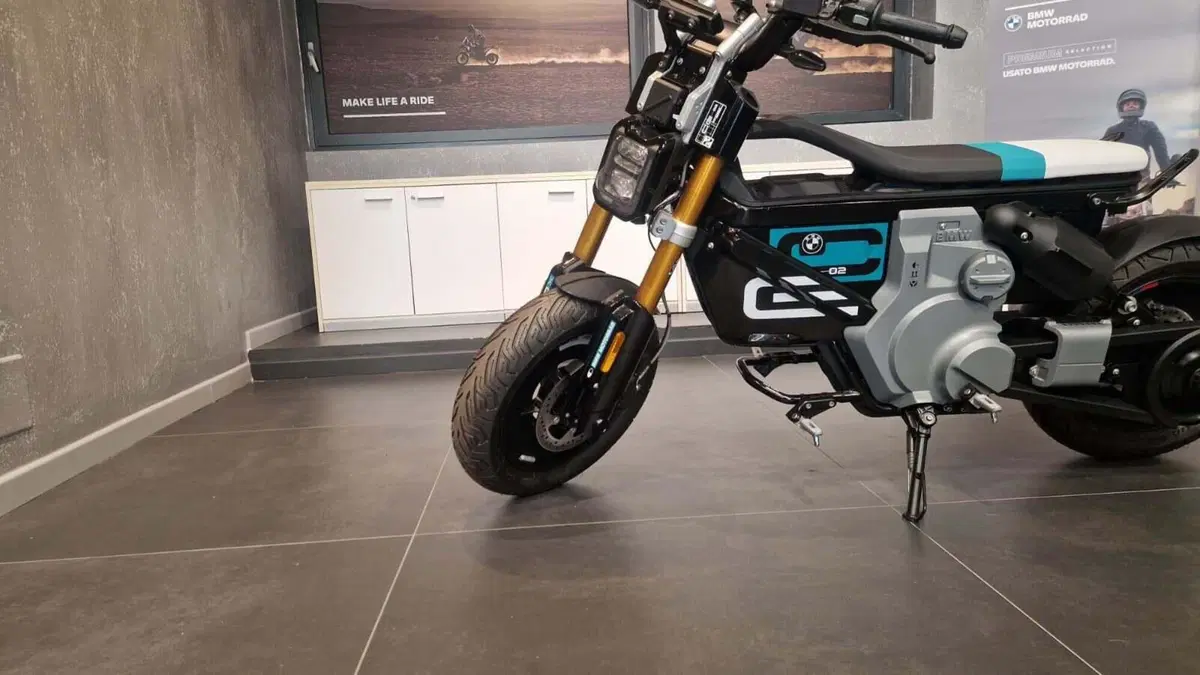 Bmw CE 02 (2024 - 26) (10)