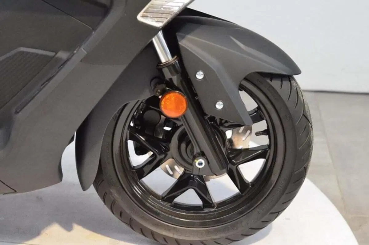 Sym Joymax 300 Z (2025 - 26) (4)