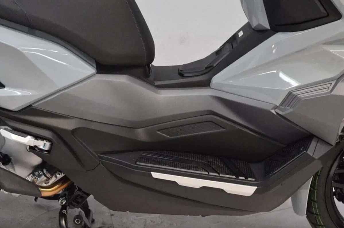 Sym ADX 300 (2024 - 26) (3)