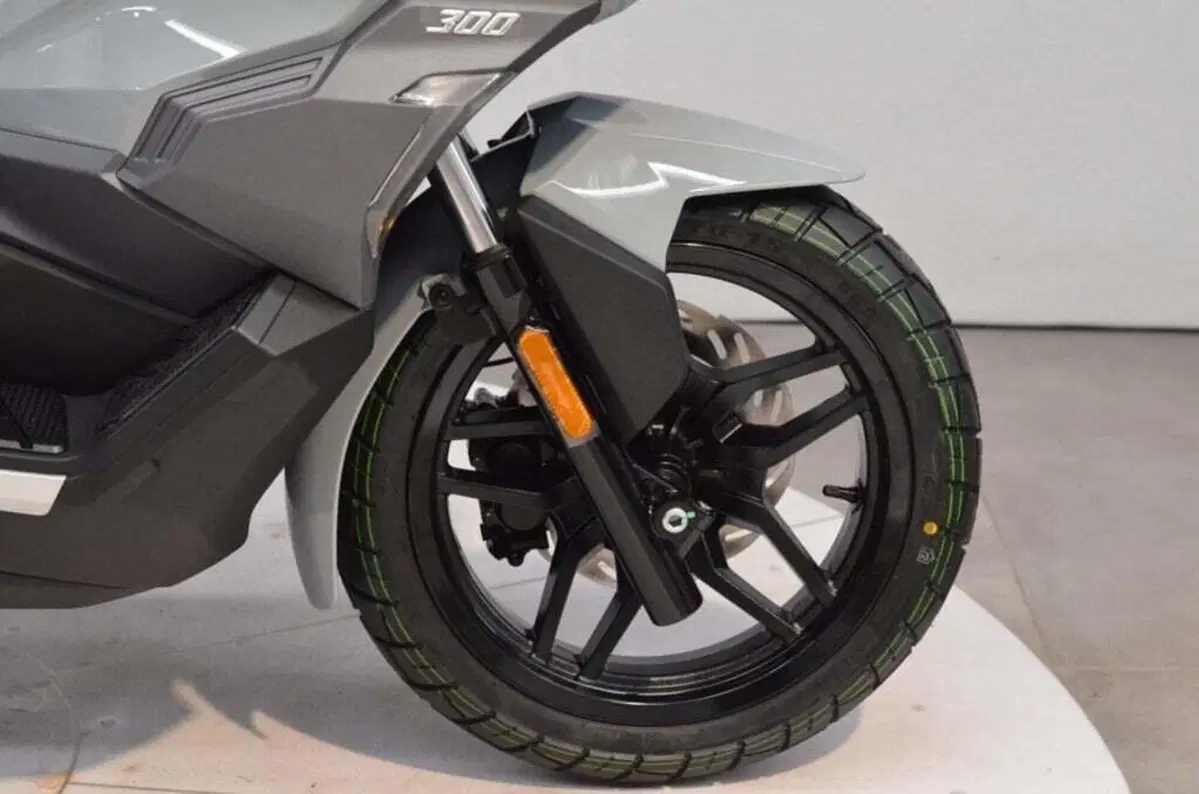 Sym ADX 300 (2024 - 26) (4)