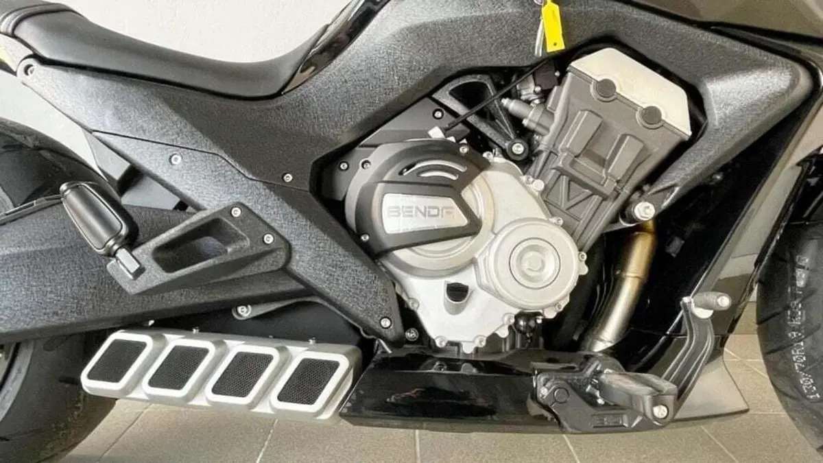 Benda Motorcycles LFC 700 (2024 - 26) (4)