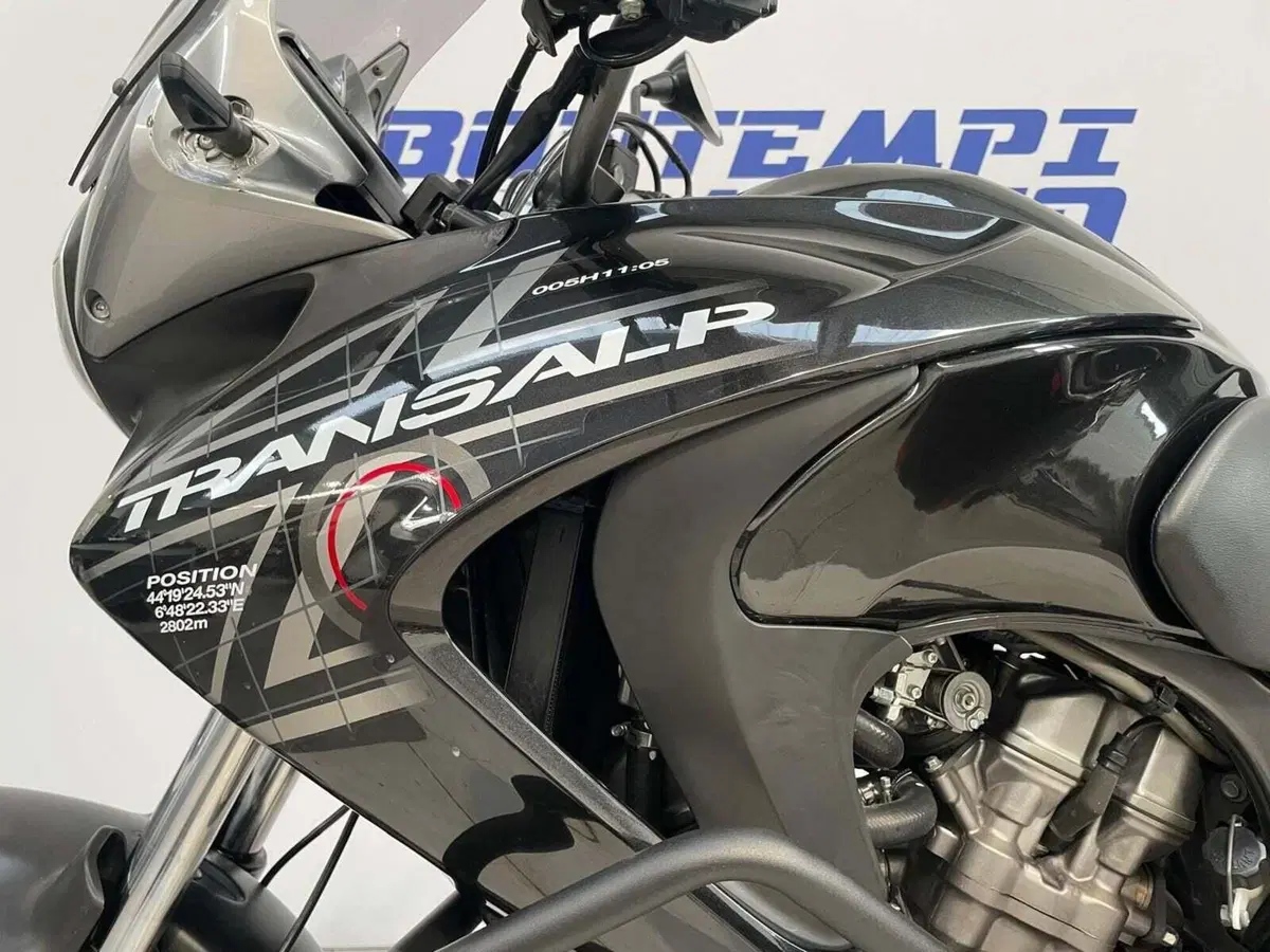 Honda Transalp XL 700 V (2007 - 13) (4)