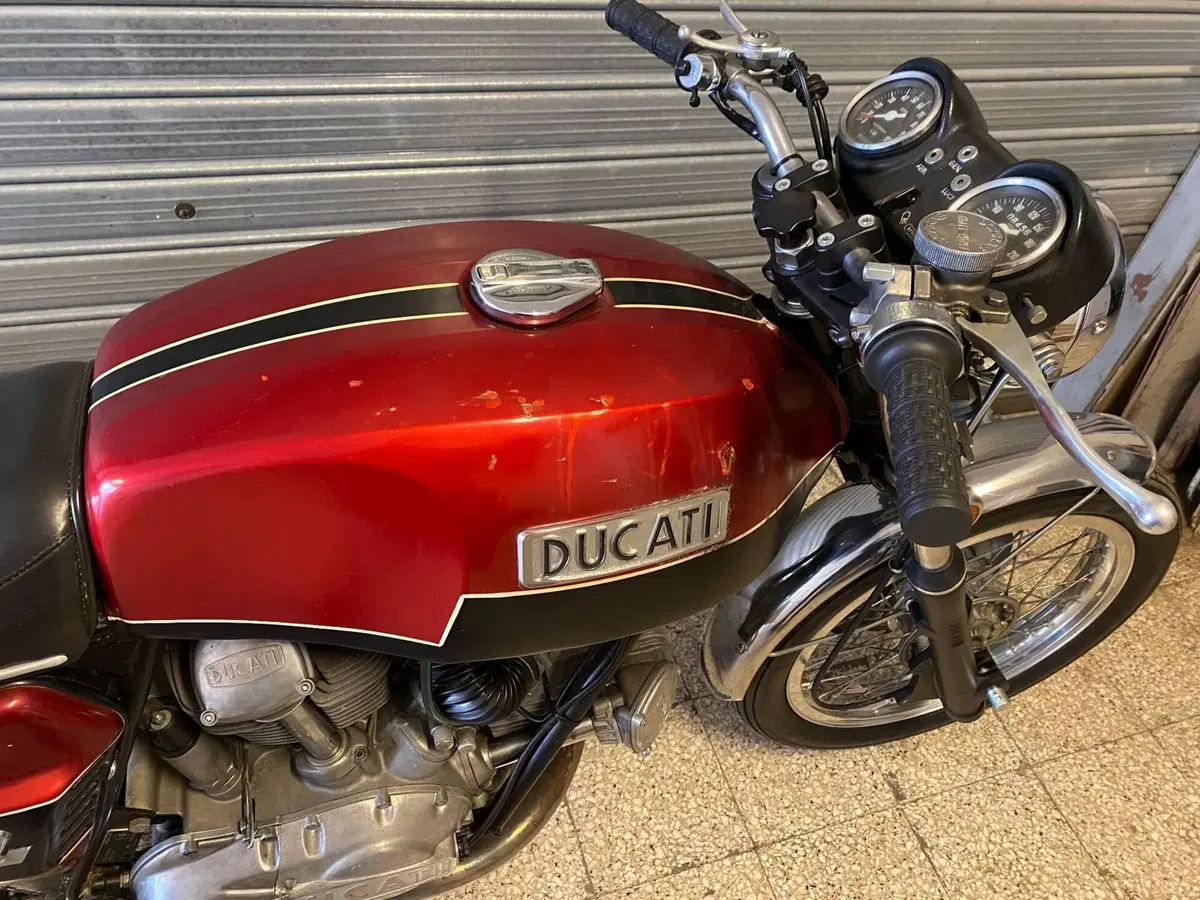 Ducati 750 GT (3)
