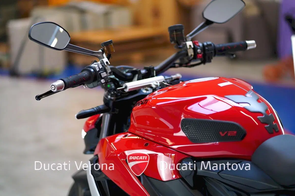 Ducati Streetfighter V2 (2022 - 24) (16)