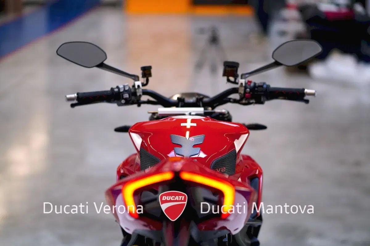 Ducati Streetfighter V2 (2022 - 24) (18)