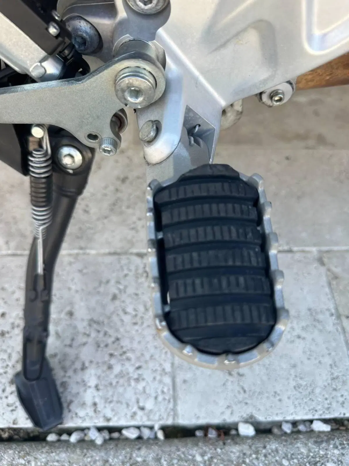 Ducati DesertX (2022 - 25) (3)