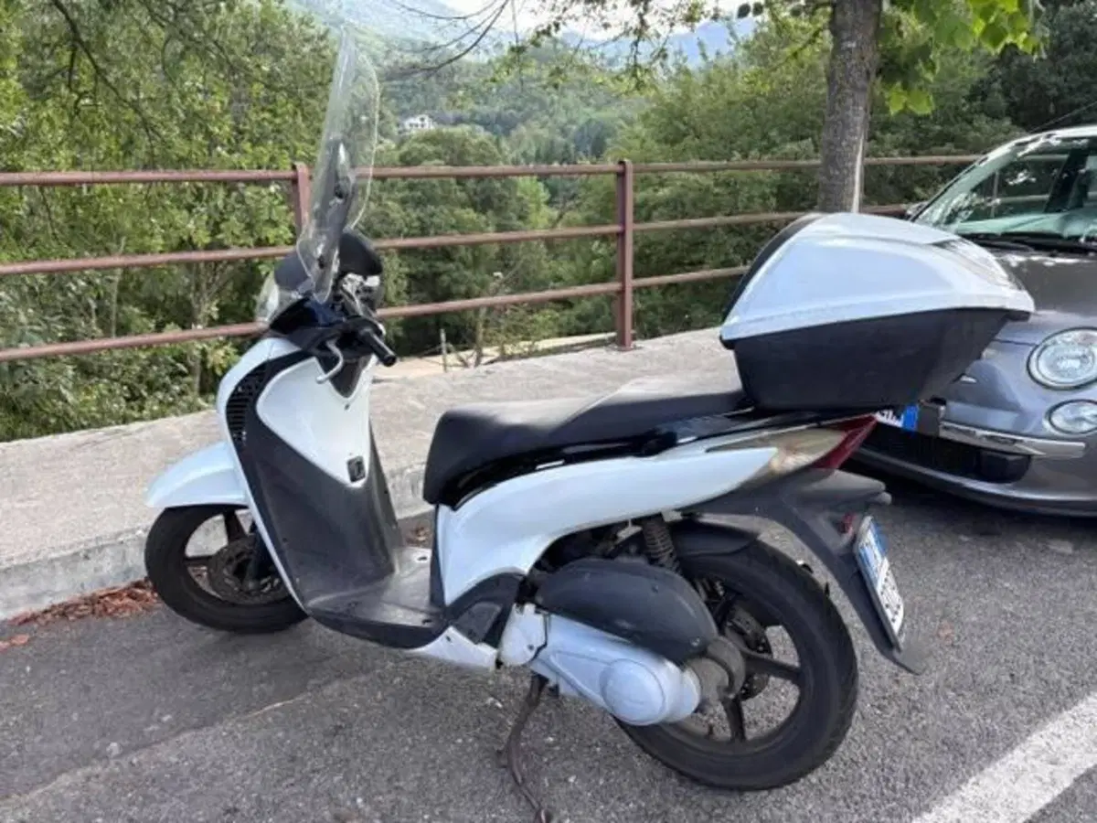 Honda SH 125 i (2009 - 12) (3)