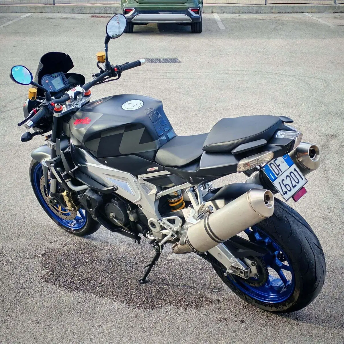 Aprilia Tuono 1000 R (2006 - 10) (4)