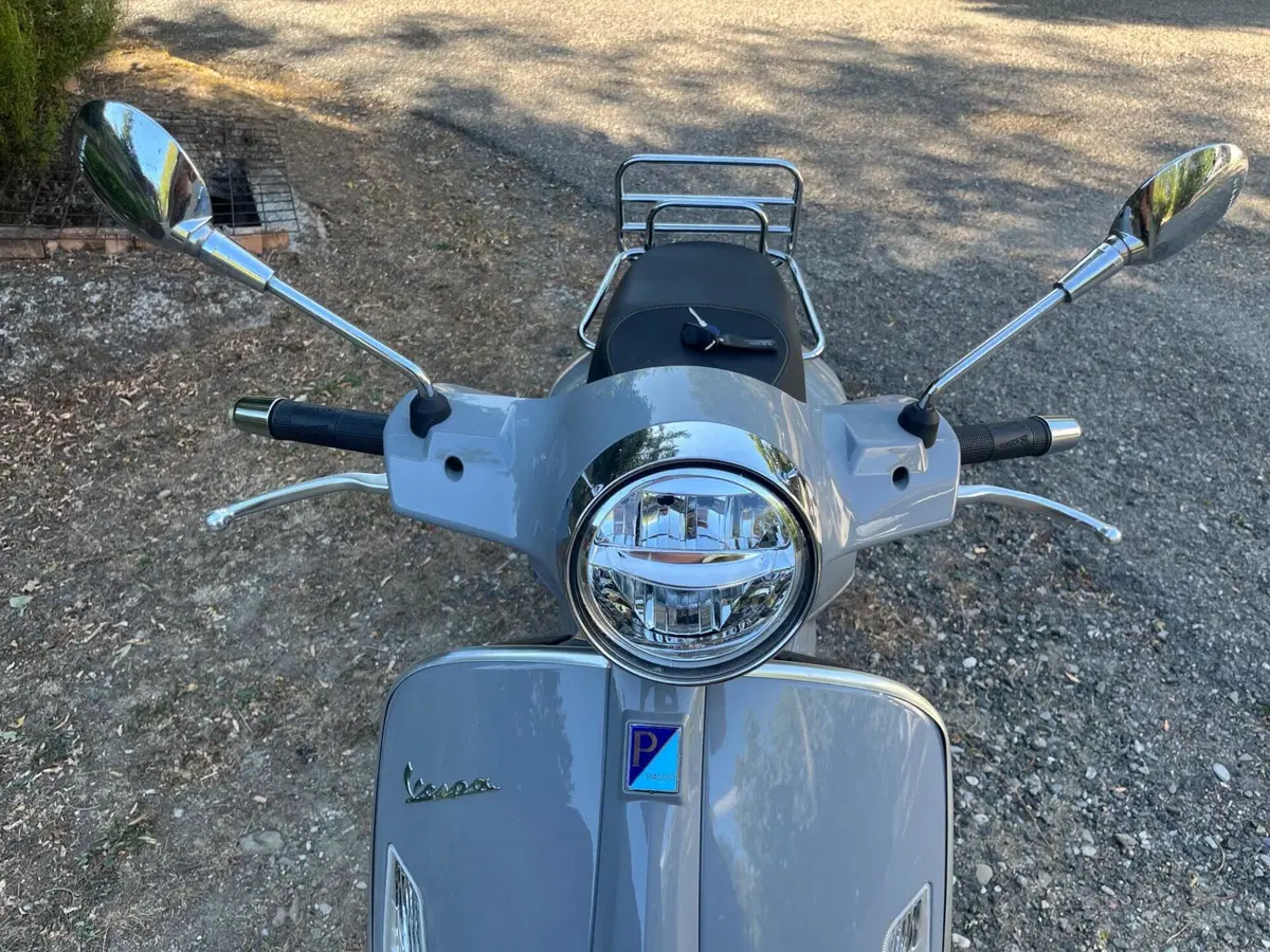 Vespa GTS 300 Supertech Hpe (2021 - 22) (2)
