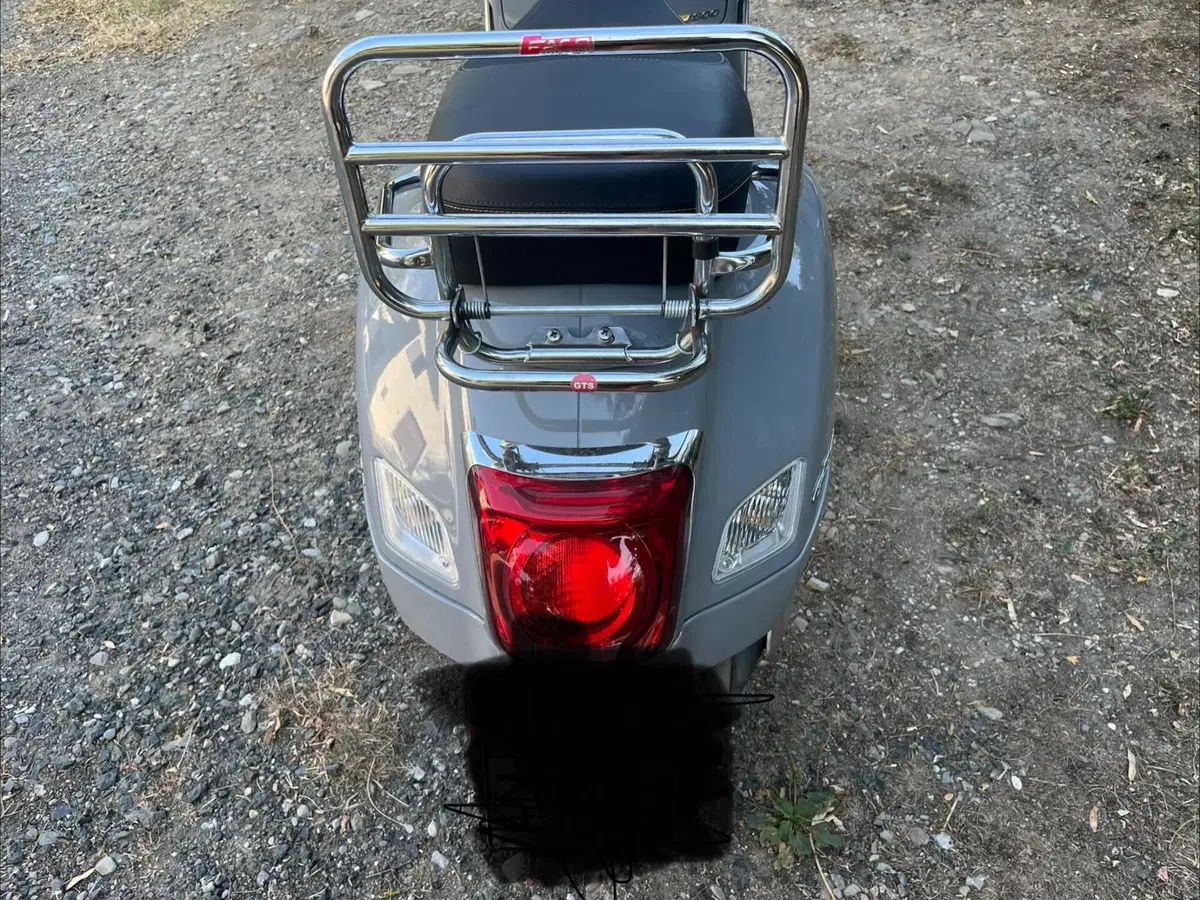 Vespa GTS 300 Supertech Hpe (2021 - 22) (5)