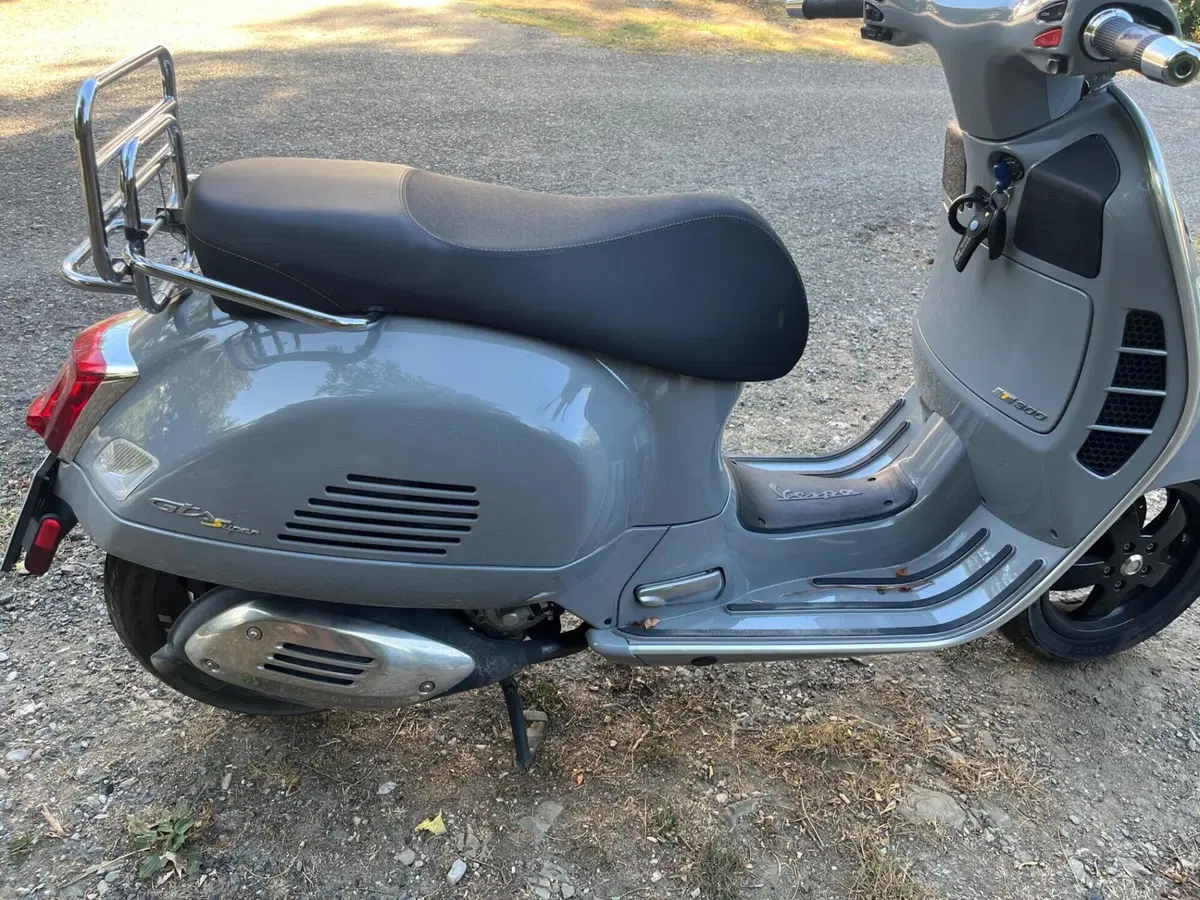 Vespa GTS 300 Supertech Hpe (2021 - 22) (6)
