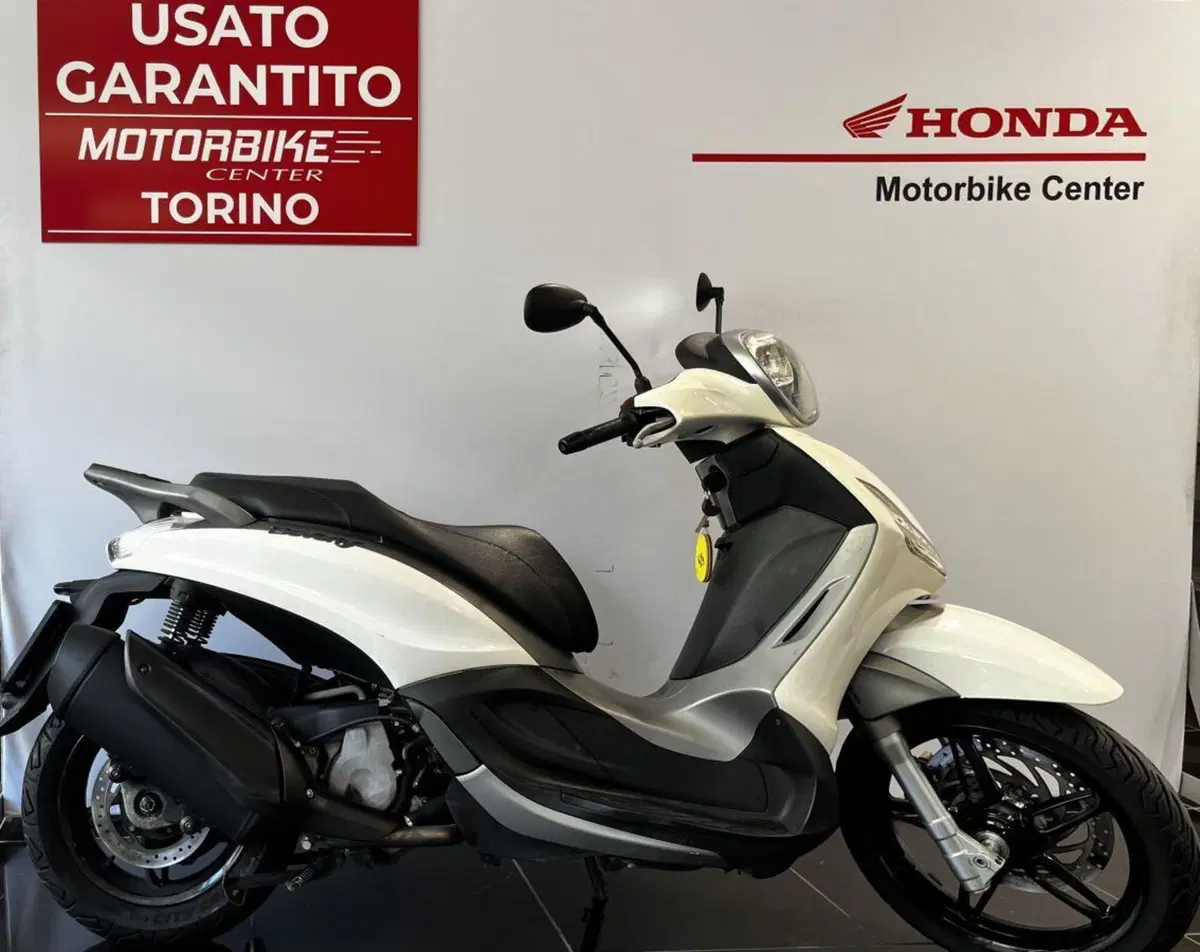 Piaggio Beverly 350 SportTouring ie ABS (2011 - 17) (2)