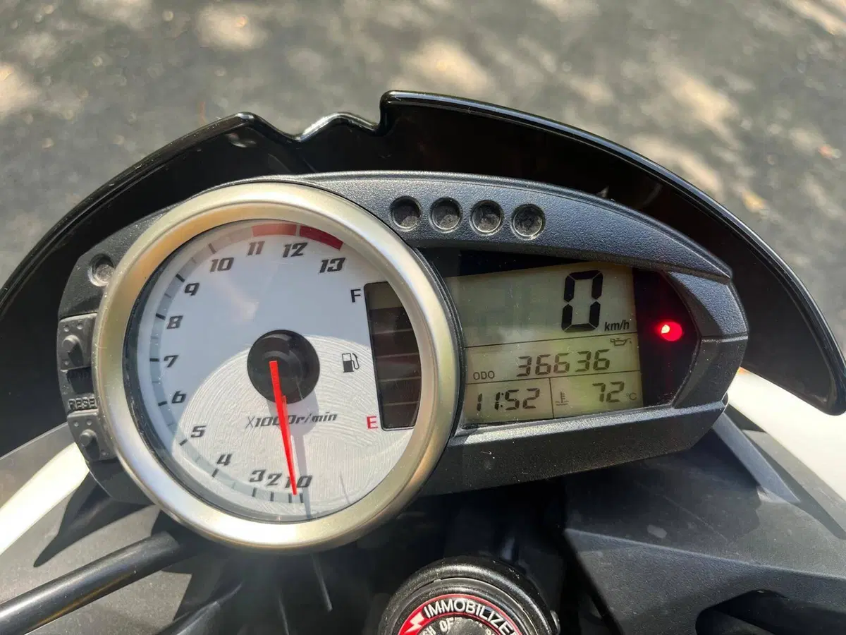 Kawasaki Z 1000 (2007 - 09) (5)
