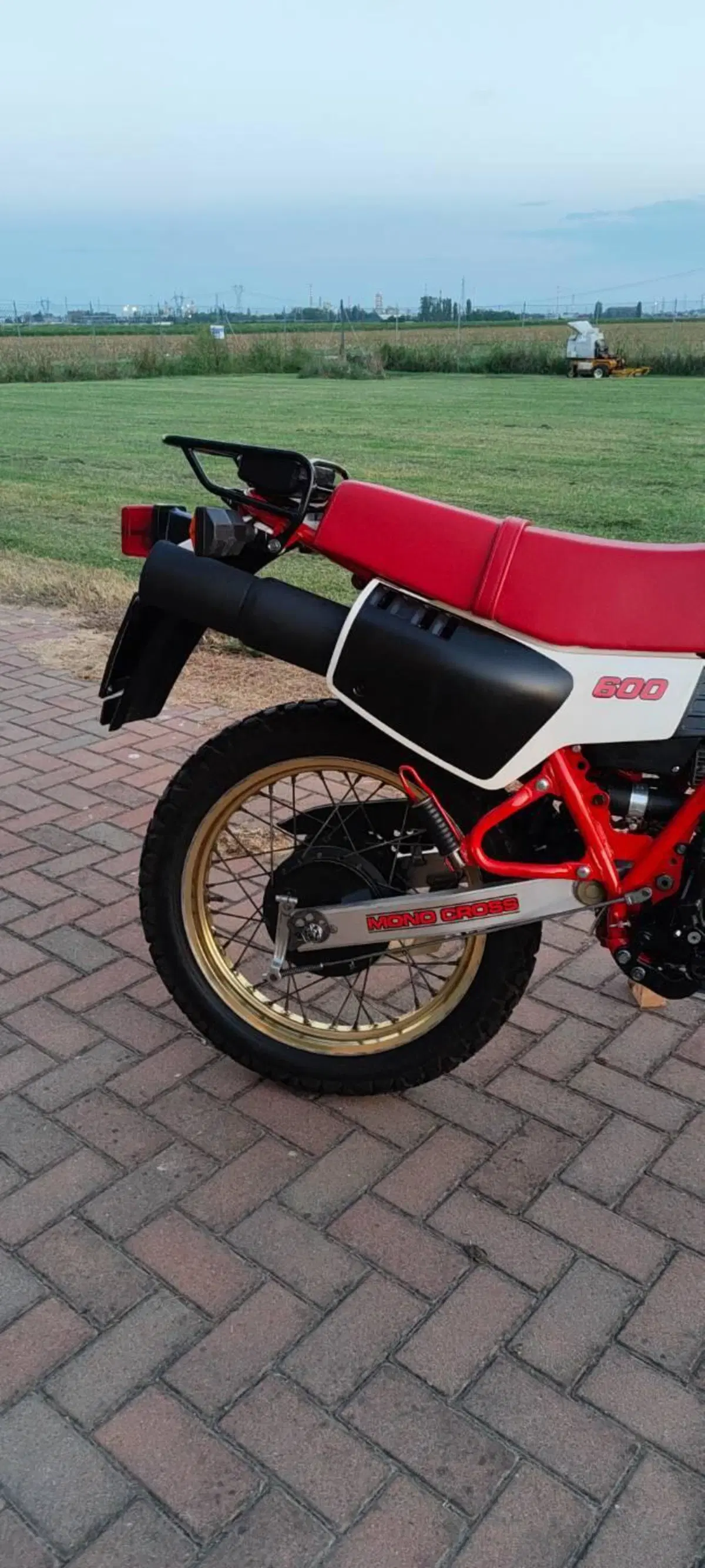 Yamaha xt 600 asi (3)