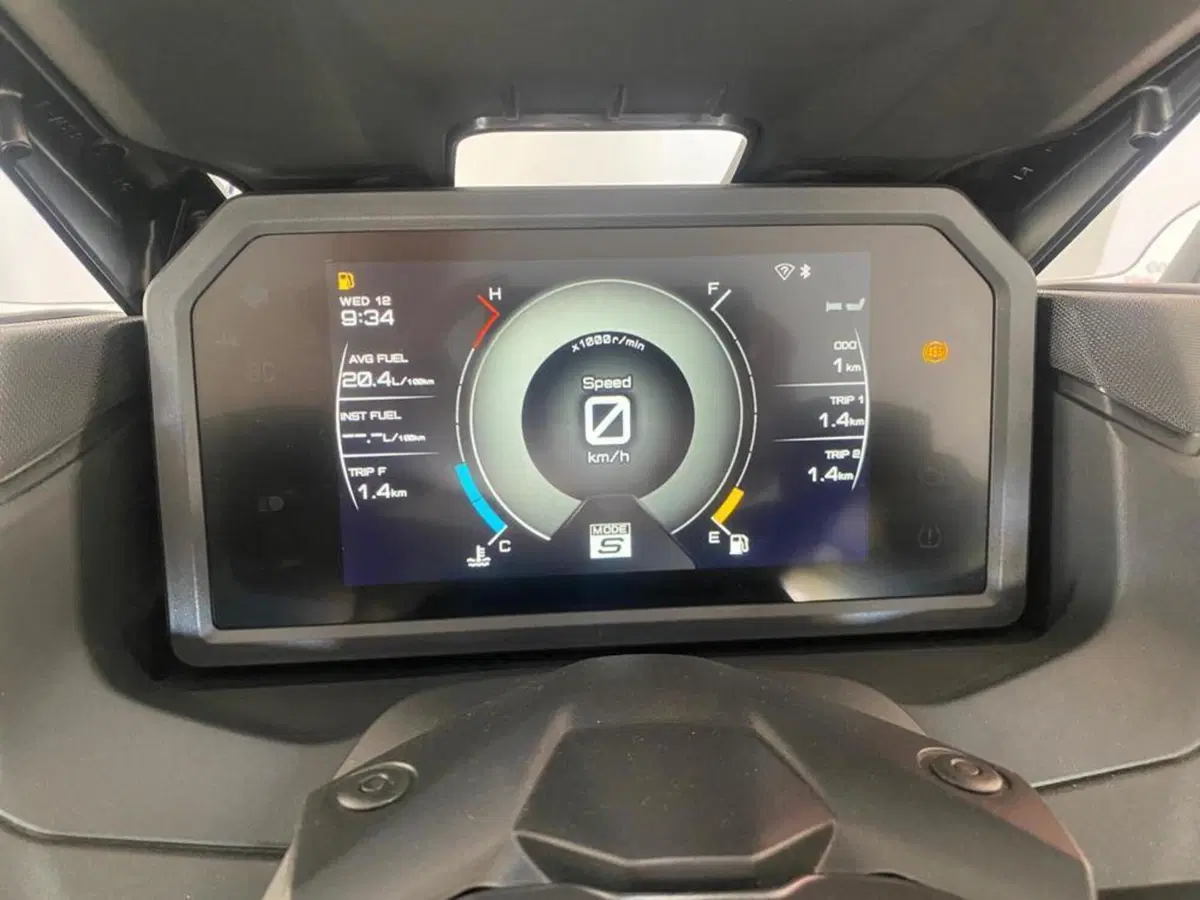 Yamaha T-Max 560 Tech Max (2025 - 26) (5)