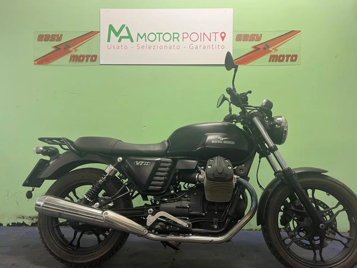 Moto Guzzi V7 II Stone (2015 - 17)