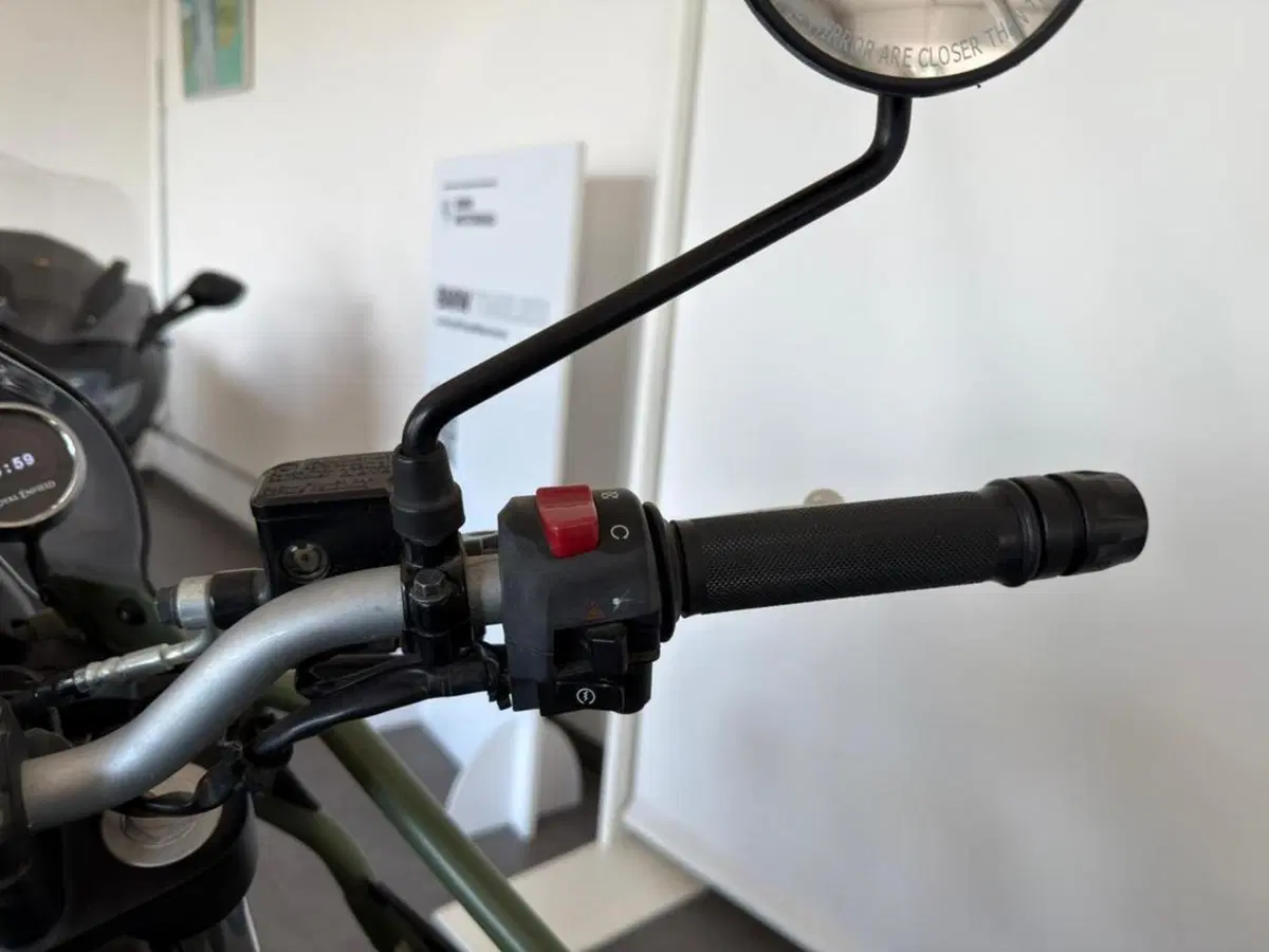 Royal Enfield Himalayan 411 (2021 - 24) (6)