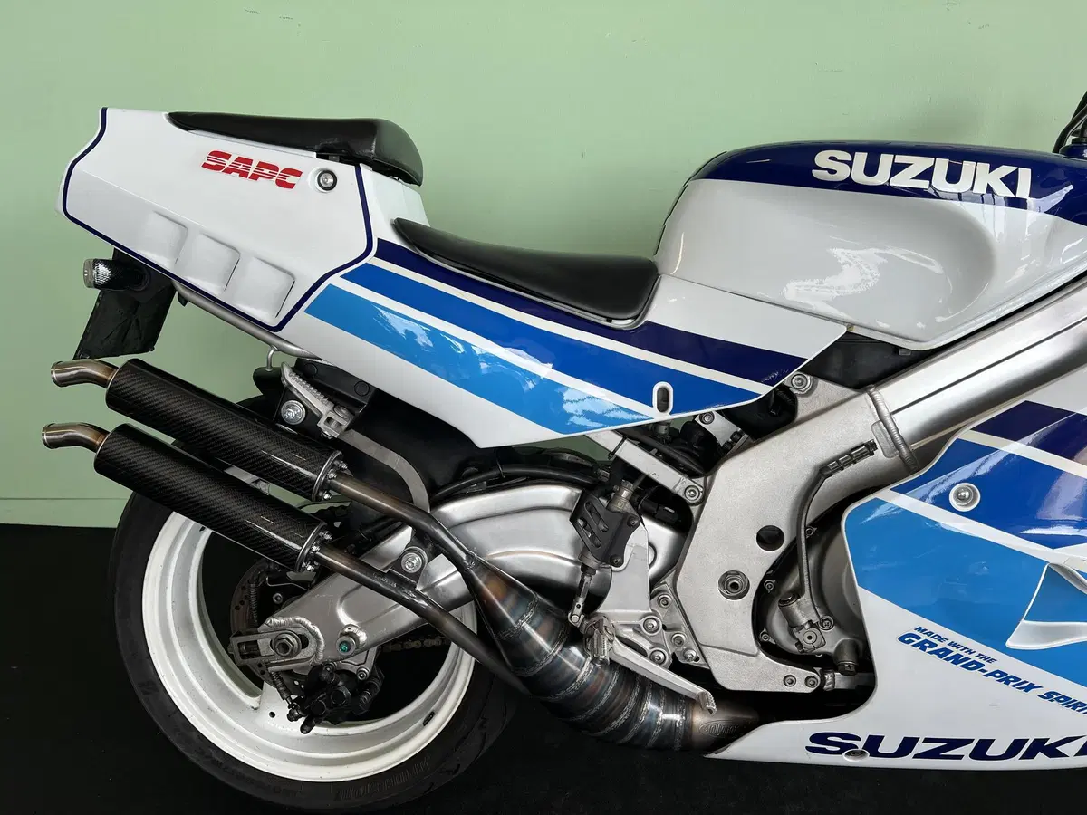 Suzuki RGV 250 (1989 - 97) (11)