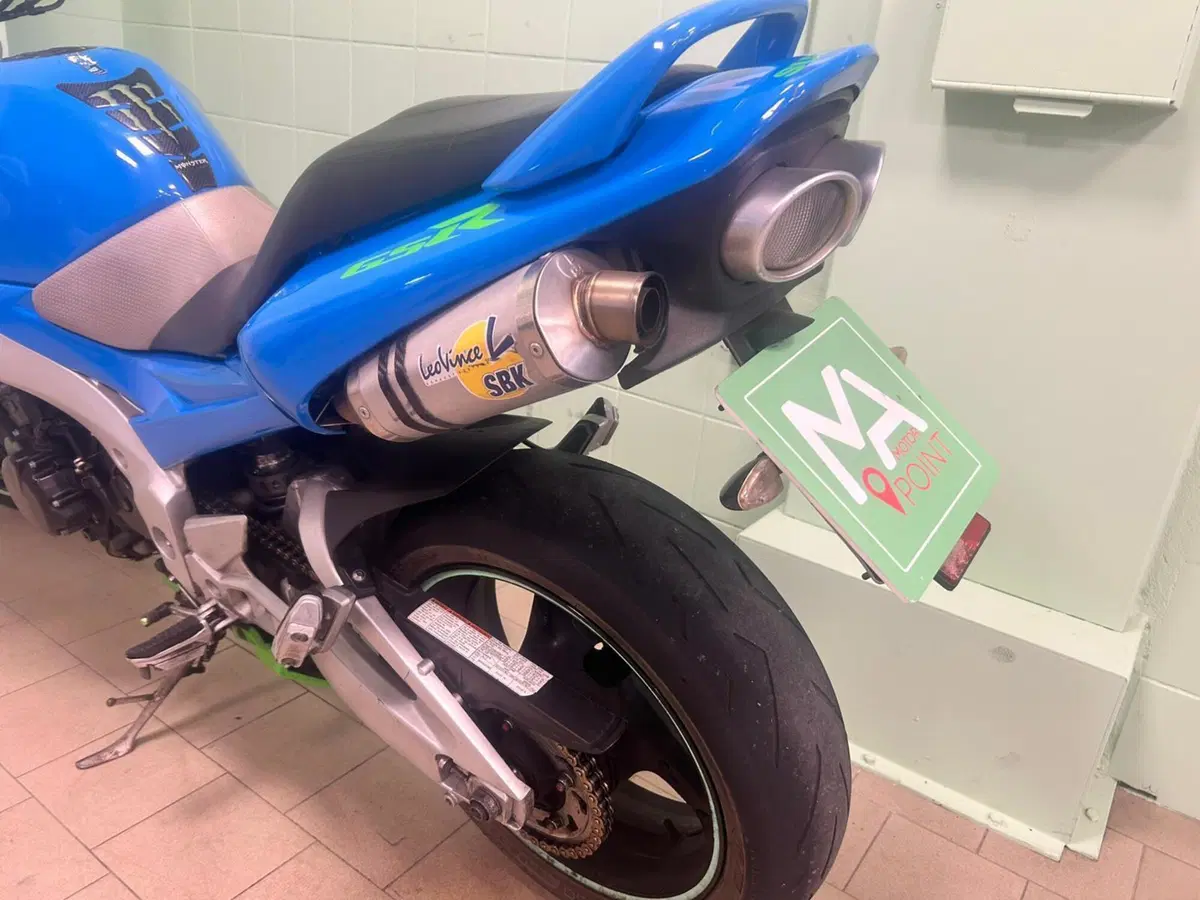 Suzuki GSR 600 (2006 - 11) (9)
