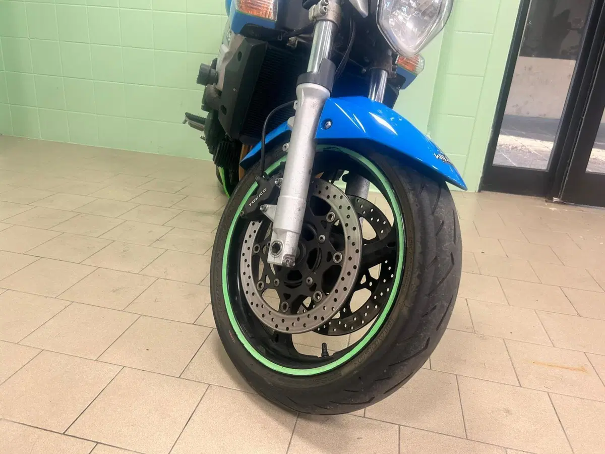 Suzuki GSR 600 (2006 - 11) (11)