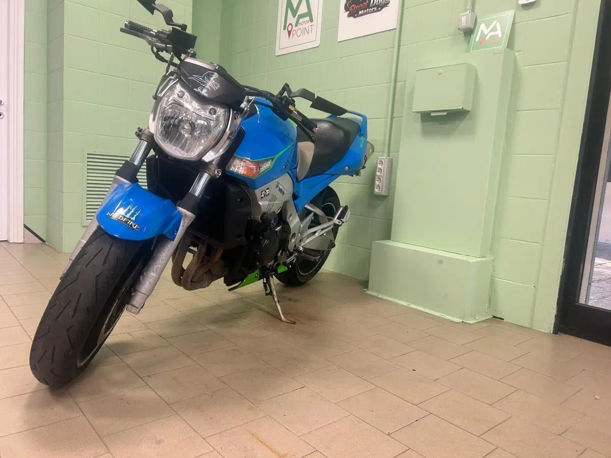 Suzuki GSR 600 (2006 - 11) (12)
