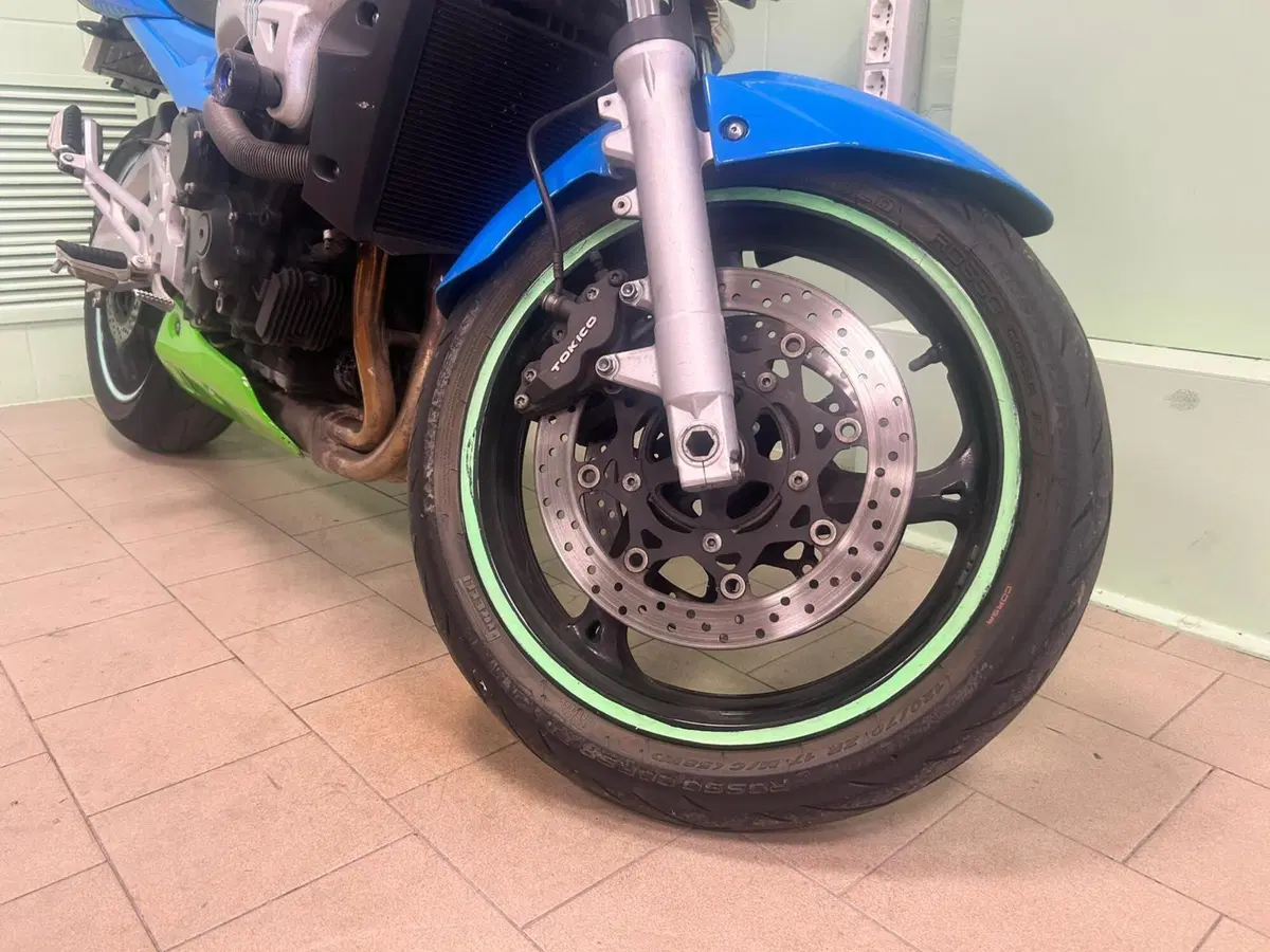 Suzuki GSR 600 (2006 - 11) (14)