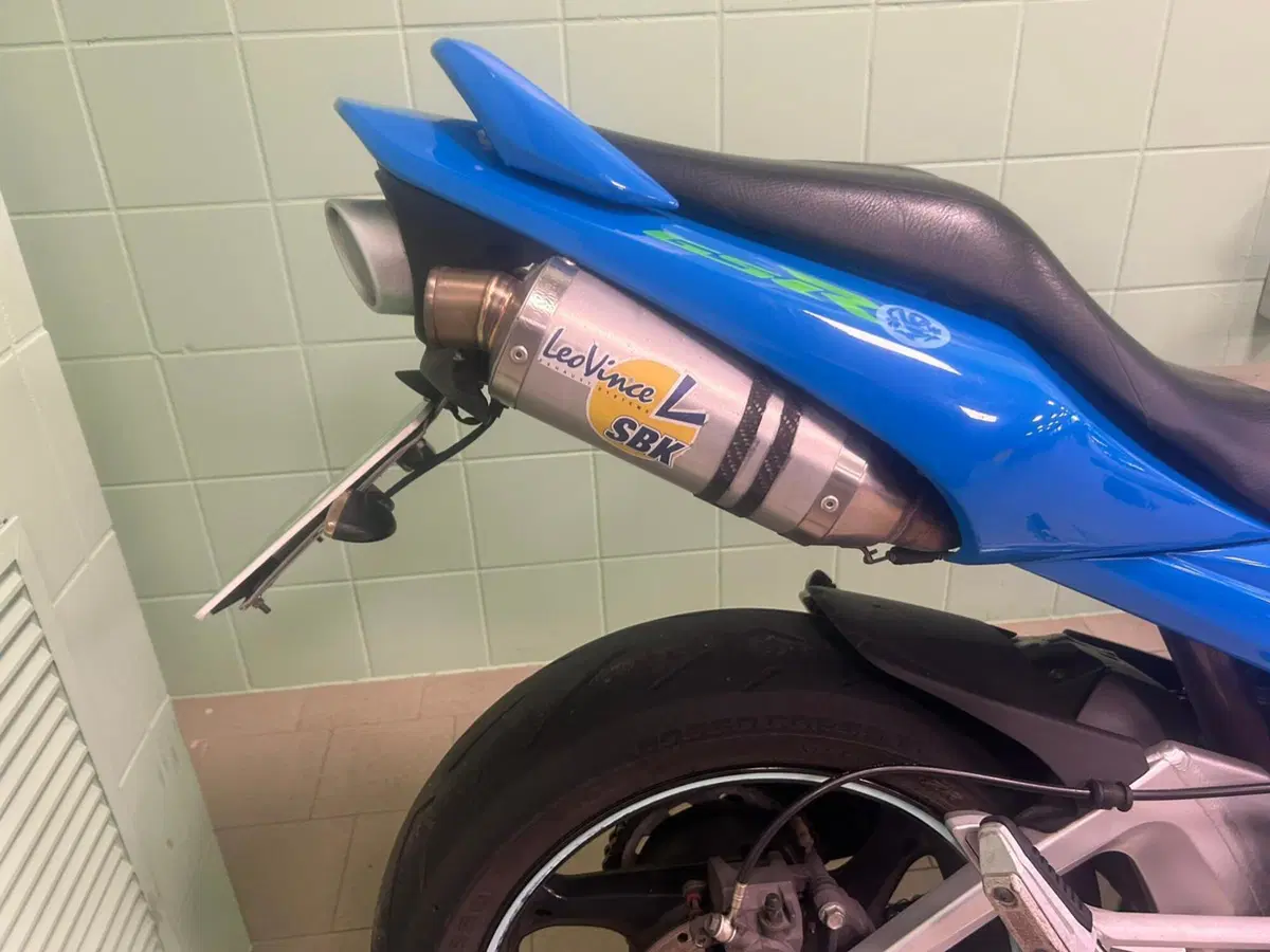 Suzuki GSR 600 (2006 - 11) (19)