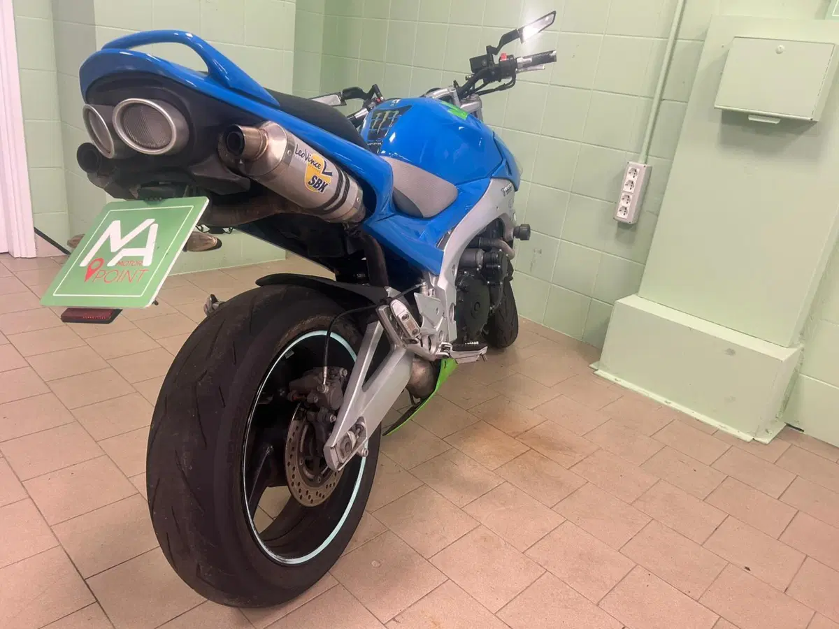 Suzuki GSR 600 (2006 - 11) (20)