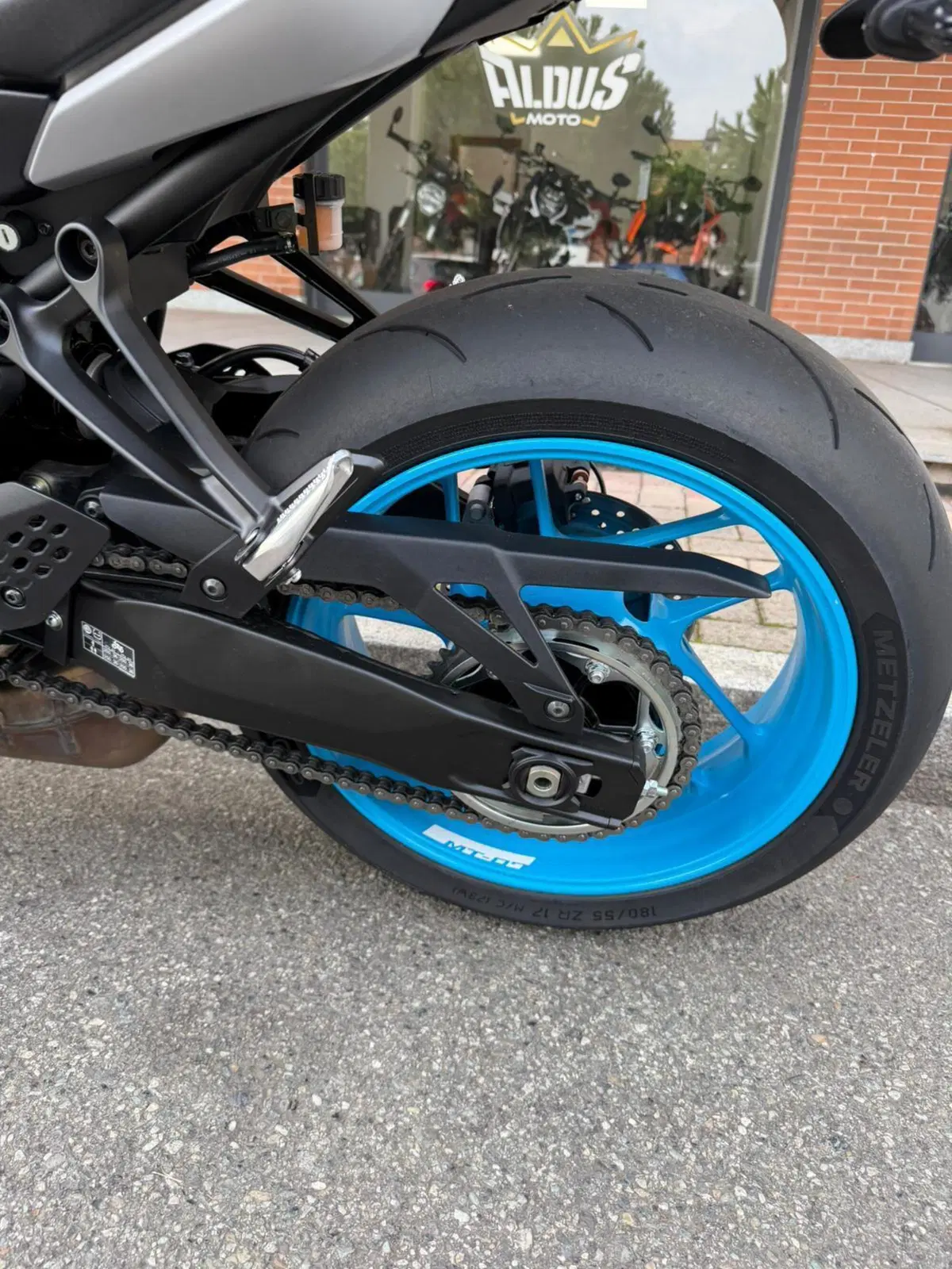 Yamaha MT-07 Y-AMT (2025 - 26) (3)