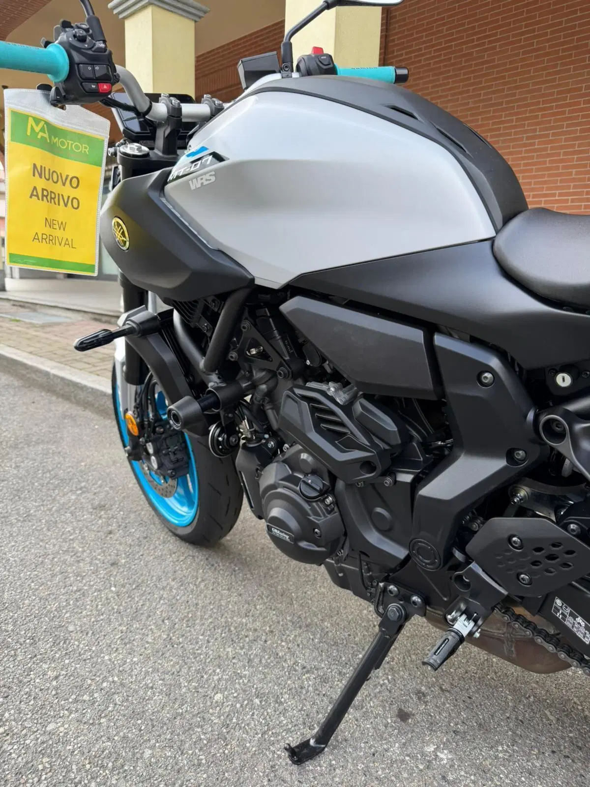 Yamaha MT-07 Y-AMT (2025 - 26) (4)