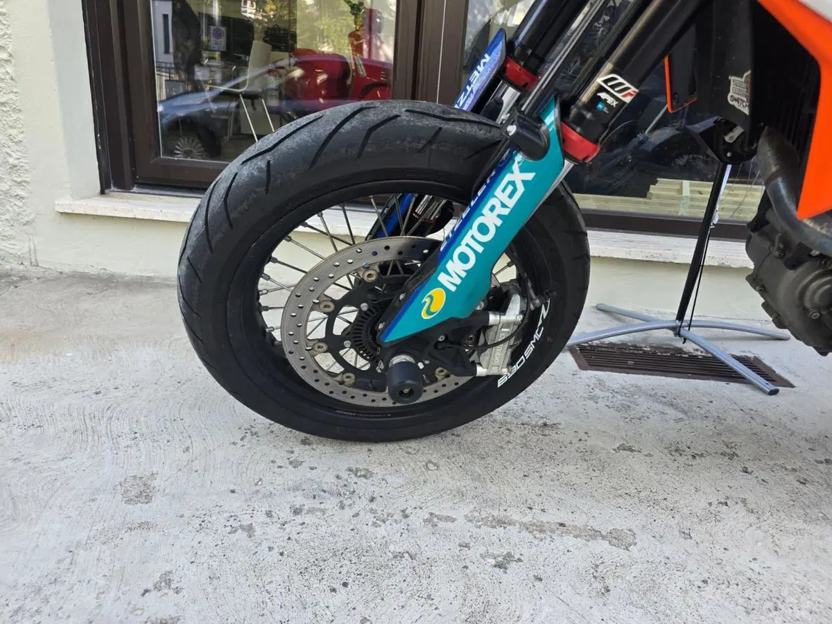 KTM 690 SMC R (2019 - 20) (8)