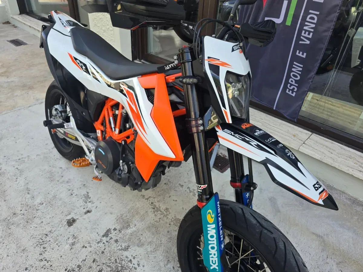 KTM 690 SMC R (2019 - 20) (9)