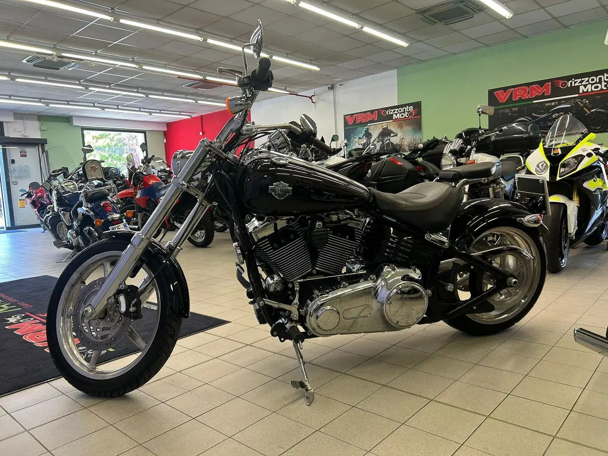 Harley-Davidson 1584 Rocker C (2009 - 11) - FXCWC (4)
