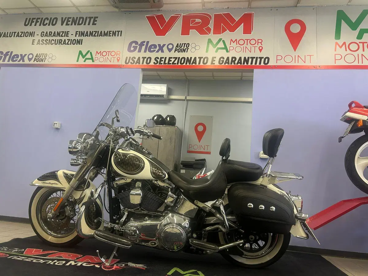 Harley-Davidson 1690 Deluxe ABS (2011 - 16) - FLSTN