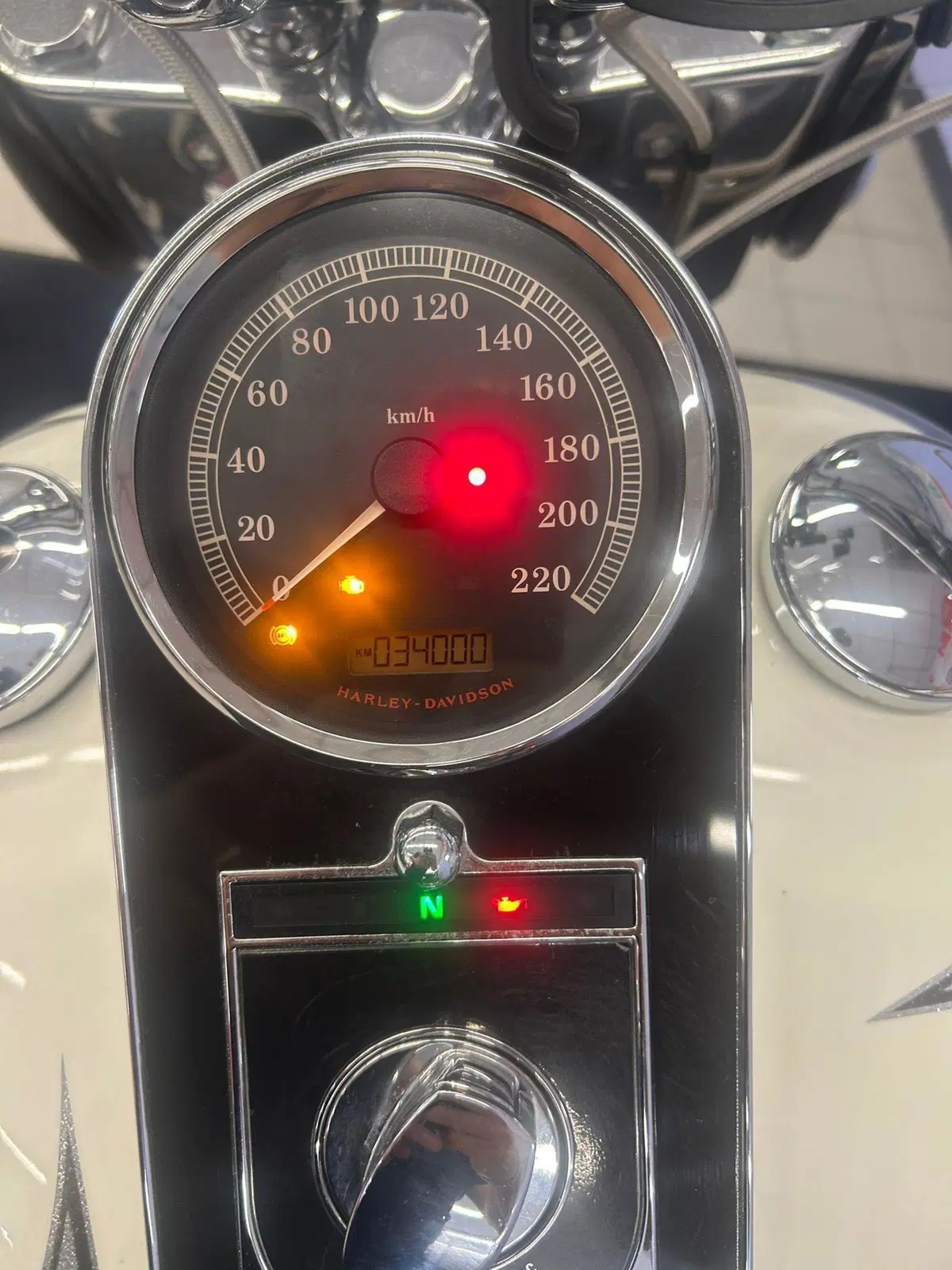 Harley-Davidson 1690 Deluxe ABS (2011 - 16) - FLSTN (5)