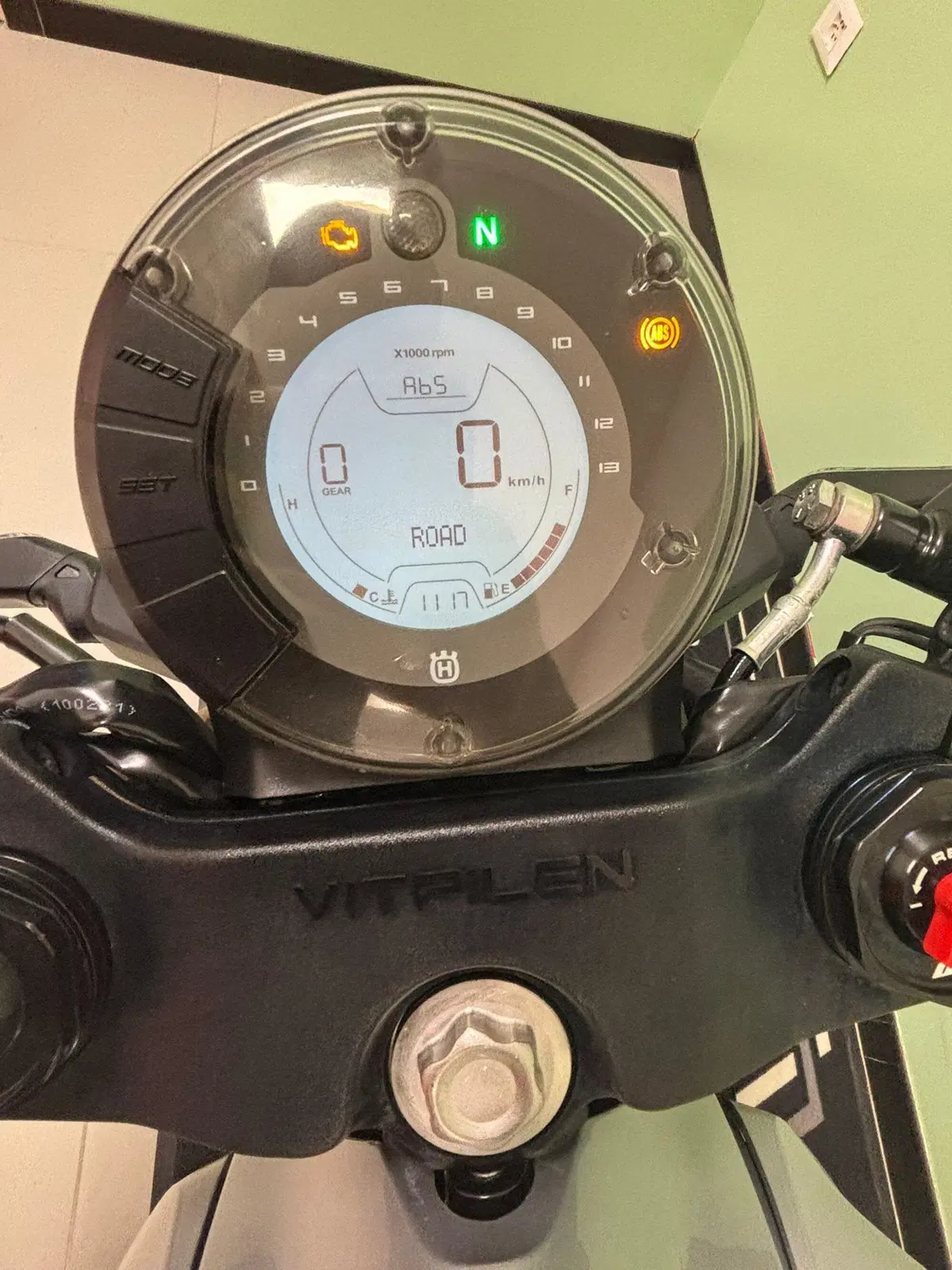 Husqvarna Vitpilen 401 (2024 - 26) (4)