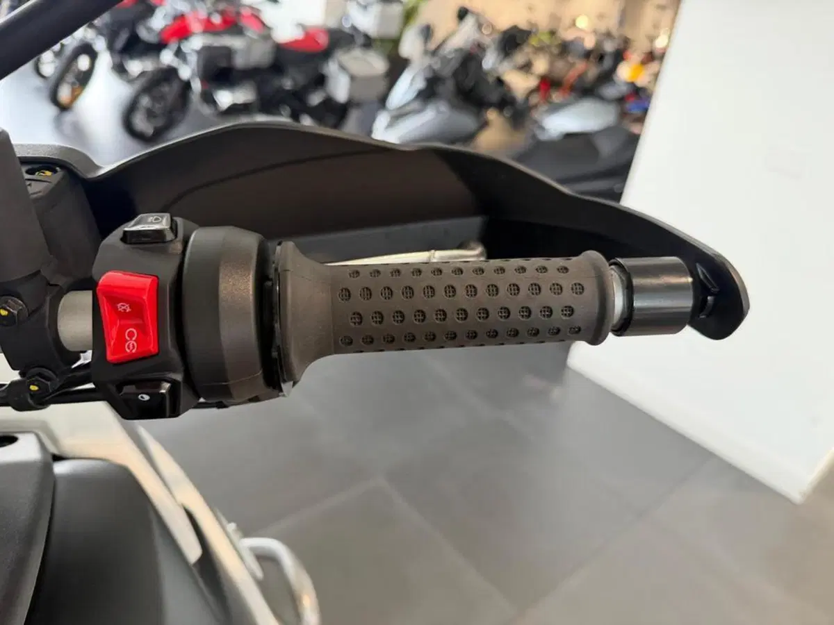 Aprilia Tuareg 660 (2025 - 26) (4)
