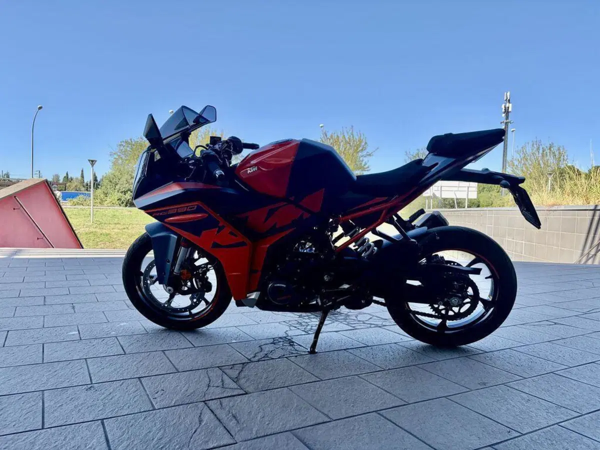 KTM RC 390 (2022 - 26) (2)