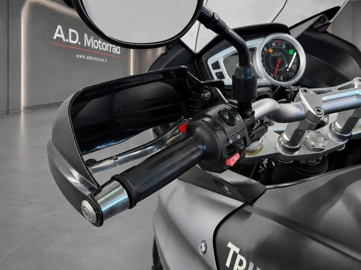 Triumph Tiger 1050 SE ABS (2006 - 13) (8)
