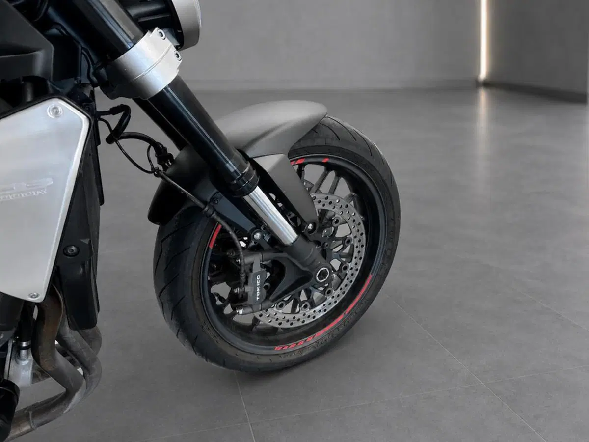 Honda CB 1000 R (2021 - 25) (9)