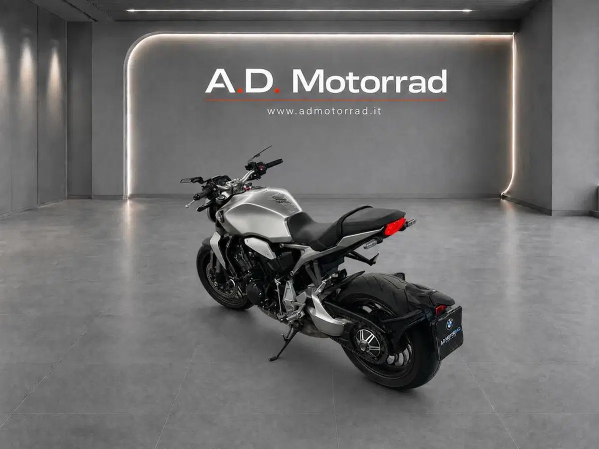 Honda CB 1000 R (2021 - 25) (7)